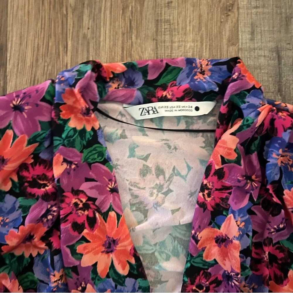 ZARA Floral Wrap Long Sleeve Shoulder Pad Top - Picture 14 of 15